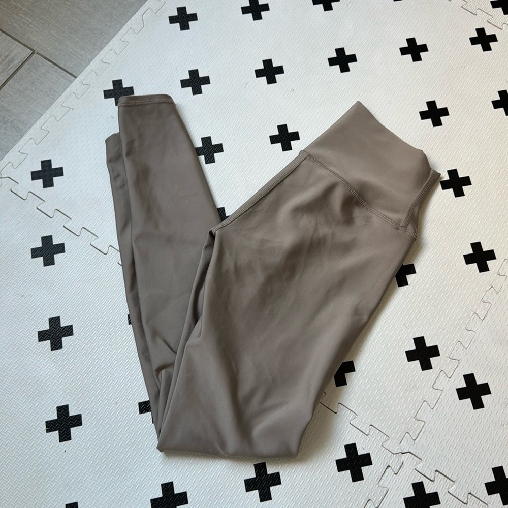 Alo Airlift leggings in Gravel